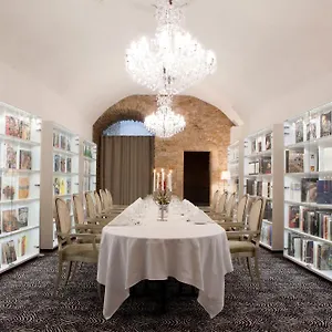 Le Place D'armes - Relais & Chateaux Hotel