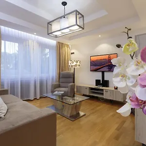 The Queen Luxury - Giada Luxembourg